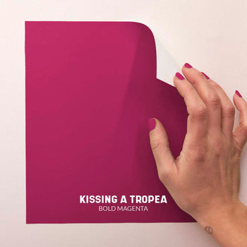 SAMPLE KISSING A TROPEA